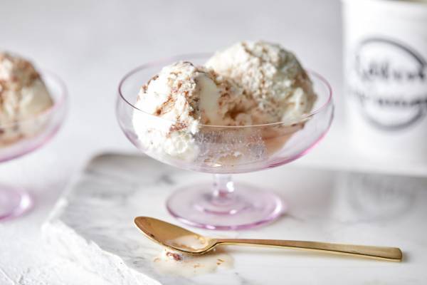 洗練された大人のためのプロテインアイスクリームを販売。