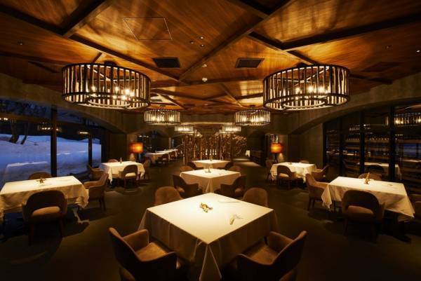 【奥入瀬渓流ホテル】渓流の瀬音に耳を傾け、美しい雪景色を眺めながら極上の時間を過ごす、冬の「渓流アペロ」新登場｜期間：2022年12月16日～2023年3月25日