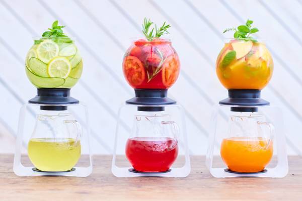 【リゾナーレ那須】初夏の夕暮れに爽やかに香るハーブに囲まれ、リフレッシュ「ハーブティーアペロ」初開催～オリジナルベジハーブティーでスッキリ暑気払い～｜期間：2023年6月1日～7月14日