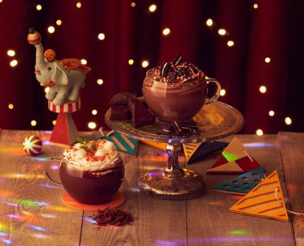 待望の復活！冬限定ドリンク2種、期間限定発売！『サーカス』をイメージしたビターなホットチョコ＆とろけるココア