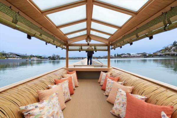 【星のや京都】1日1組限定「プライベート鵜飼(うかい)鑑賞舟」今年も開催 ～総料理長特製の鵜籠膳(うかごぜん)と三味線の生演奏とともに楽しむ舟遊び～｜期間：2023年7月1日～9月23日