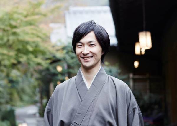 平安時代の寝殿造りを彷彿とさせる雅な空間で春の訪れを待ちわびる 「芽吹きの華道体験」開催～季節の草花から生命を感じ取り、芽吹きを表現する～｜期間：2023年2月18日～28日