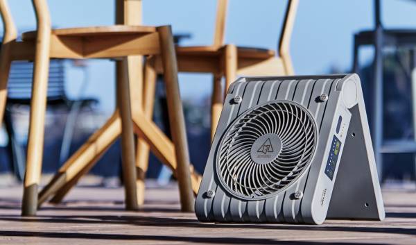 防水・急速充電対応でアウトドアはもちろん災害でも役に立つ発電する扇風機 ソーラーパワーファン２をクラウドファンディングにて先行販売