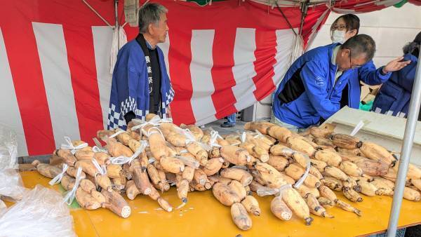 2023門真市農業まつりで大阪国際大学短期大学部栄養学科海老澤セミナーが出展