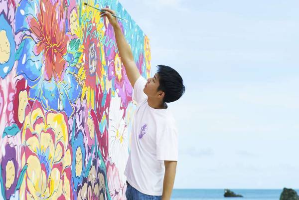 【バンタカフェ】アートで彩られた春の海辺でのんびりくつろぐ 「海辺のアートフェスティバル」開催 ～ビーチでのライブペイントを間近に楽しむカフェスペースが登場～｜期間：2023年3月25日～5月7日