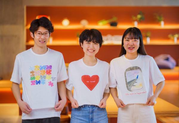 【BEB5沖縄瀬良垣】“捨てられるはずのTシャツ”活用アート！「海風ひらひらTシャツスカイ」開催　～オリジナルTシャツ作成体験も実施～｜期間：2023年6月1日～7月15日