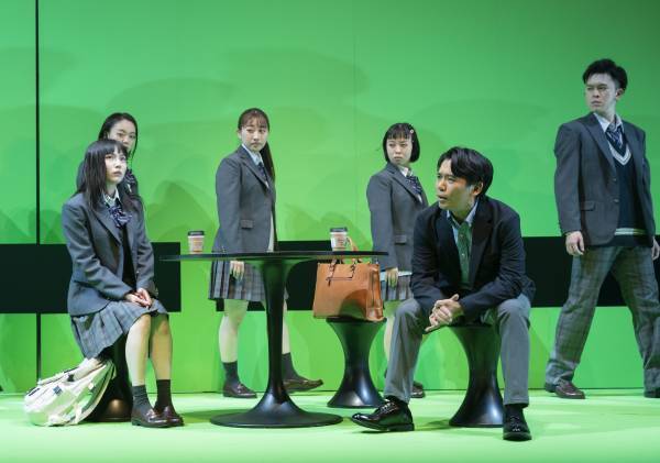 KAAT神奈川芸術劇場プロデュース『SHELL』が開幕　 人間の＜かたち＞を、魅力的な芝居とステージング、音楽で魅せる意欲作