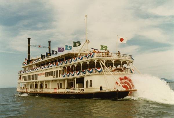 びわ湖観光のシンボル「外輪船ミシガン」 ご乗船900万人を達成しました