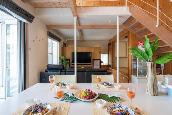 まるでプライベートビーチ感覚の絶景オーシャンビュー貸別荘「スイートヴィラ コスタデラロカ 真鶴」が4月1日開業＜リソル不動産＞