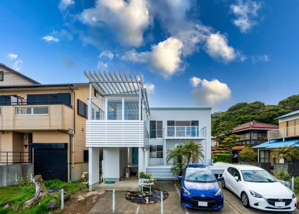 まるでプライベートビーチ感覚の絶景オーシャンビュー貸別荘「スイートヴィラ コスタデラロカ 真鶴」が4月1日開業＜リソル不動産＞