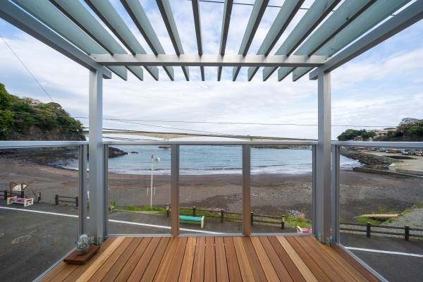 まるでプライベートビーチ感覚の絶景オーシャンビュー貸別荘「スイートヴィラ コスタデラロカ 真鶴」が4月1日開業＜リソル不動産＞