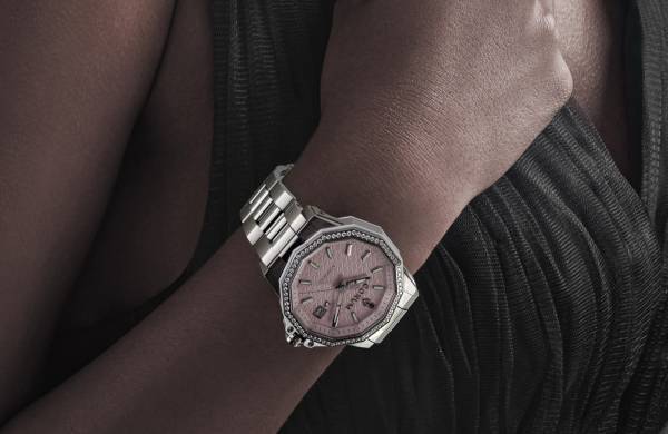 コルムが『アドミラル 38 オートマティック』を9月1日に発売