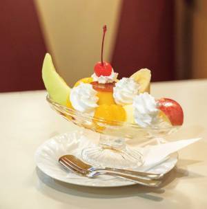 人気文筆家・甲斐みのりさん、初の喫茶本！ 『愛しの純喫茶』10/16発売