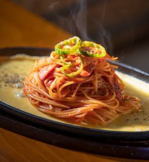 人気文筆家・甲斐みのりさん、初の喫茶本！ 『愛しの純喫茶』10/16発売