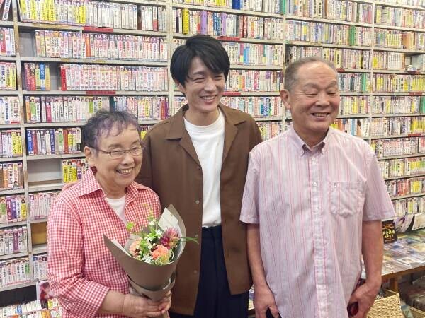 真田ナオキが老舗レコード店ミヤコの営業最終日に訪店、感動と感謝！