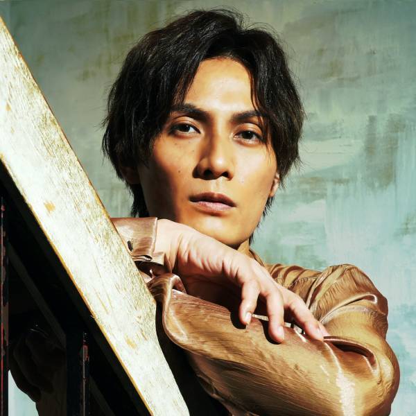 俳優、声優、お笑い芸人などジャンルを超えて集った 総勢57名の男性出演者による奇跡の朗読劇!! リーディングシアター「アドレナリンの夜」９月９日一般発売！ 企画・原作 秋元康、総合演出 堤幸彦とキャストを代表して８名よりコメントが到着！