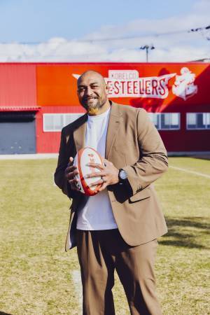 TAKEO KIKUCHI（タケオキクチ）が「コベルコ神戸スティーラーズ」2022-23シーズンのオフィシャルスーツパートナーに決定