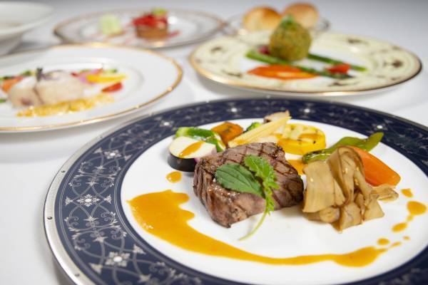 淡路島 青海波「青の舎」「海の舎」冬の味覚が集結『冬季限定メニュー』を11月16日より提供開始 ～松葉蟹や3年とらふぐ特選コースが登場～