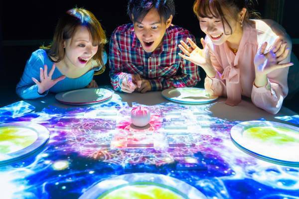 プロジェクションマッピングを駆使したリアル脱出ゲーム Projection Table Game『魔法料理アカデミー卒業試験からの脱出』開催決定