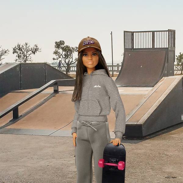 バービーとニューエラによるコラボコレクション