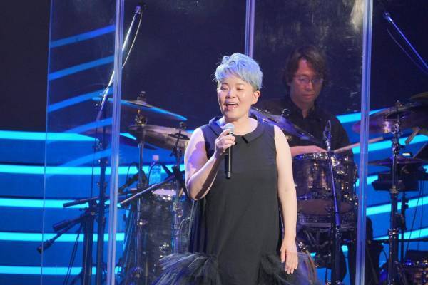 “歌怪獣”島津亜矢 初のポップスツアーでオーディエンスを魅了