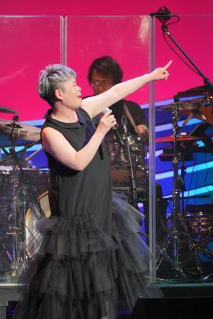 “歌怪獣”島津亜矢 初のポップスツアーでオーディエンスを魅了