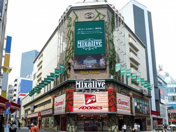 超人的シェアハウスストーリー『カリスマ』　東京・池袋「Mixalive TOKYO」にて２周年記念コラボカフェ&ショップ、期間限定開催！