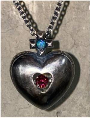 ㈱クロスフォー　若手育成の一環として都内ジュエリー専門学校生と初コラボを実施。