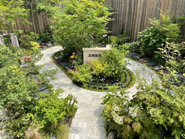 【3月9日は“ありがとうの日”】  感謝の気持ちをのせたデザインができるお墓