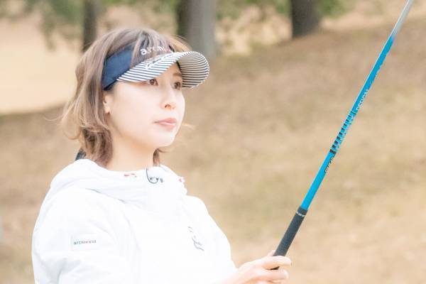 黒のミニスカウエアでタレントCOCOが初参戦！横山ルリカ・阿部桃子などお馴染みの顔ぶれと熱いバトル！「ゴルフ女子 ヒロインバトル」2月5日（日）夕方6時30分～ BS12で放送！