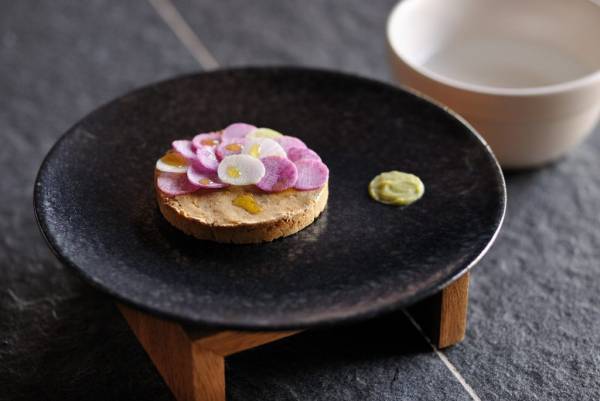 【奥入瀬渓流ホテル】愛犬と奥入瀬渓流を満喫する2泊3日宿泊プラン「奥入瀬愛犬ごほうび旅」開始～フレンチレストラン「Sonore」に愛犬用のディナーが新登場～｜開始日2023年6月1日～