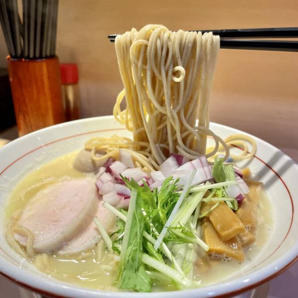 【立ち退きにも負けず】立石の人気店「ラーメンバー彦星」が錦糸町に復活！絶品鶏白湯専門店がグランドオープン