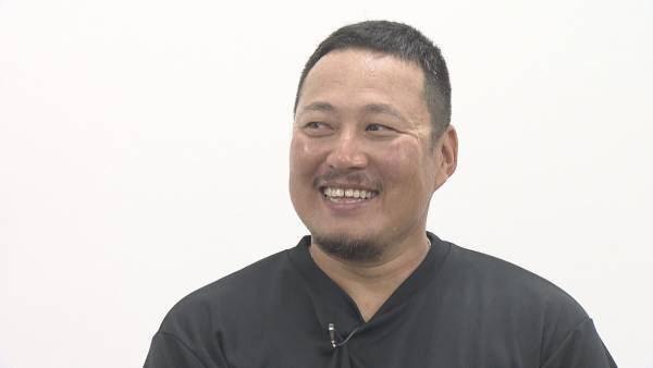 広島ホームテレビ「フロントドア」チーム最年長　カープ・松山竜平を前田智徳が直撃！