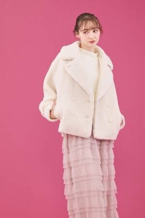 Couture Brooch（クチュール ブローチ） 新作のコート特集「WINTER COAT COLLECTION」を11月17日より公開