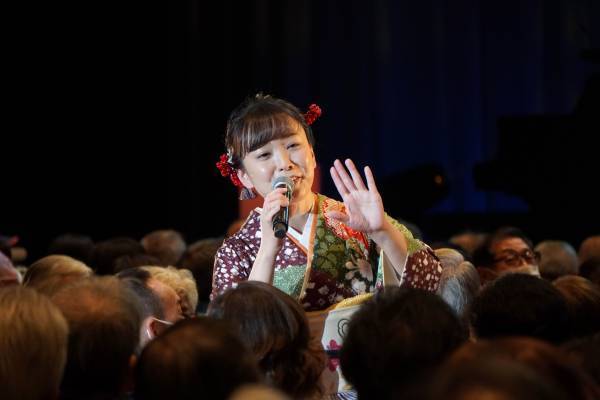 杜このみデビュー１０周年、初のクリスマスコンサートを開催！ 「来年はもっともっと歌のステージに立って皆さんにお会い出来るように頑張ります！」