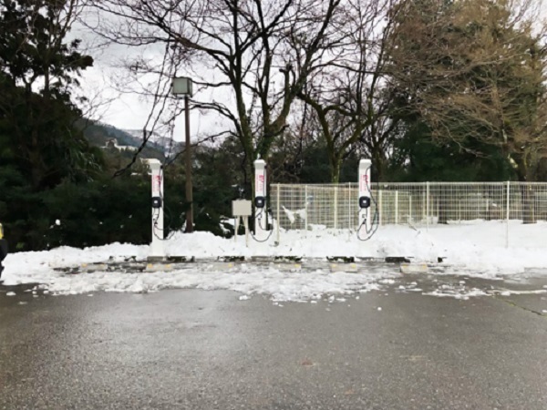 ＜車での旅もSDGs＞箱根の温泉宿にてEV充電器設置完了 2025年までに運営全施設導入へ