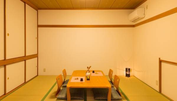 伊豆の温泉付高級貸別荘で『会席御前』と『石窯ブレッド』 が楽しめる、“夕食＆朝食デリバリープラン”発売開始！