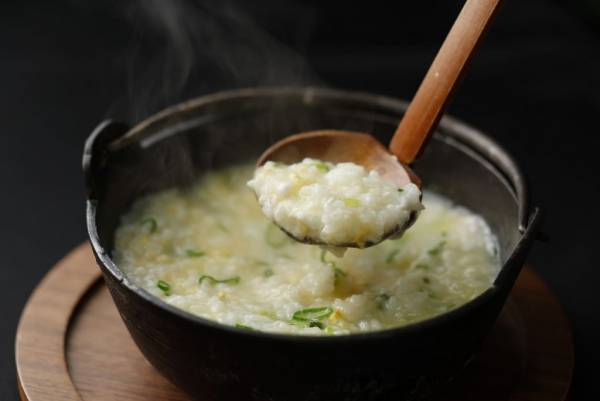 【OMO7大阪】西成エリアガイドツアー「じゃますんでー、なにわ店主と出会う西成はしご酒」実施｜期間：2023年4月22日～　毎週 木・金・土曜日