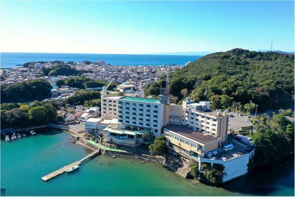 豪快海鮮料理とマリンレジャーを楽しむ海辺の温泉宿。大江戸温泉物語【南紀串本（和歌山県）】と【伊勢志摩（三重県）】で春のまんぞくバイキングスタート