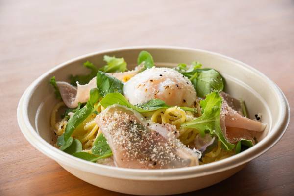 【BBQ&Co】暑い夏にぴったり！自然と歴史ロマンあふれる明石公園の「TTT」で、ランチに冷製パスタと冷製うどんをご用意！