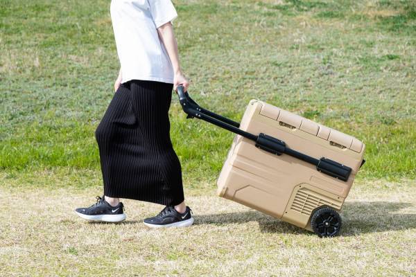 2室独立で冷蔵庫と冷凍庫を同時に使用可能！ パワーアップした”ポータブル冷蔵庫”『ICEBERG 45L』4月6日より発売開始！