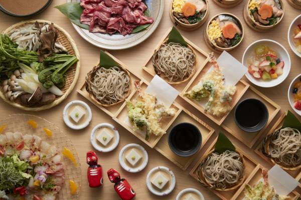 【磐梯山温泉ホテル×JR東日本】幸せを感じる食材や赤べこなど「福島の福」をテーマにした特別列車「福がくるくるフルーティア」2023年も運行決定