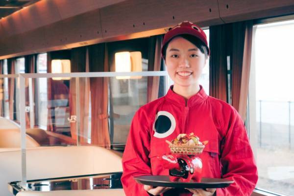 【磐梯山温泉ホテル×JR東日本】幸せを感じる食材や赤べこなど「福島の福」をテーマにした特別列車「福がくるくるフルーティア」2023年も運行決定