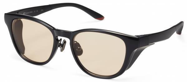 アウトドアユースとタウンユースをクロスオーバーさせる 新カテゴリーのアイウェアが新登場！