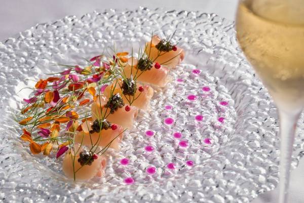 【星のやグーグァン】スロートラベルで、爽涼な沐暑(ムース―)リゾートを識(し)る「渓谷の慢遊滞在」を提供 ～森林散策や川辺のピクニックで谷關(グーグァン)と「つながる」2泊3日の滞在プログラム～｜期間：2023年7月1日〜8月31日