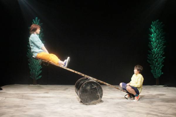 三崎亜記SF的短編小説原作　東京演劇アンサンブル『送りの夏』上演決定　カンフェティでチケット発売