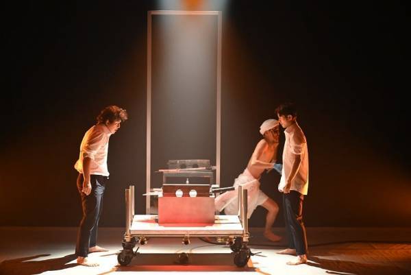 三崎亜記SF的短編小説原作　東京演劇アンサンブル『送りの夏』上演決定　カンフェティでチケット発売