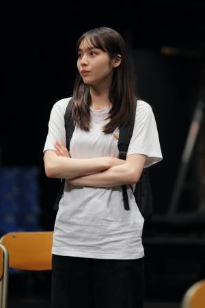 倉持裕×杉原邦生がタッグを組んで生み出す不思議な世界を 石井杏奈、秋田汐梨をはじめとするキャスト陣が表現　 KAAT神奈川芸術劇場プロデュース『SHELL』稽古場レポート