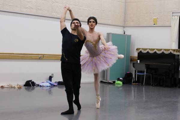 アンバサダーはるな愛「ダイナミックな動きとコミカルな表現との緩急を生で見てほしい」 『グランディーバ バレエ団 ジャパンツアー2023』開幕直前！ 稽古場＆囲みレポート