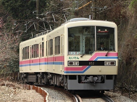 ～ 「もみじのトンネル」を少人数で鑑賞 ～ 「紅葉ライトアップ特別列車」を運行します